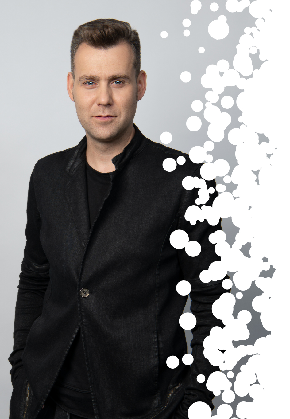 Alexander Kuvwatov is the founder of the Axiom System Academy and co-owner of INJIR HAIR.