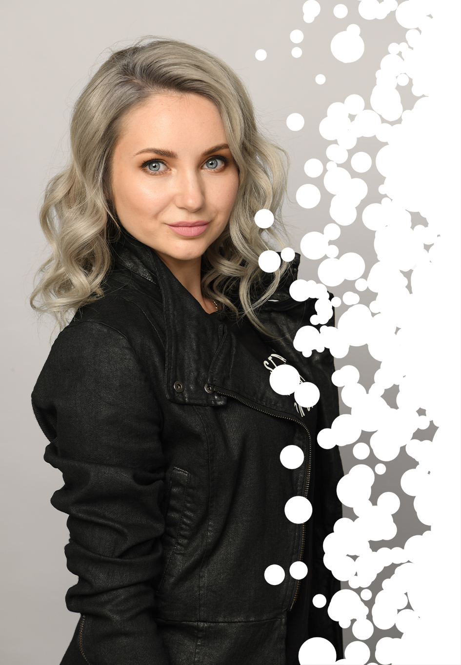 Julia Eidshin is the art director of the Academy.